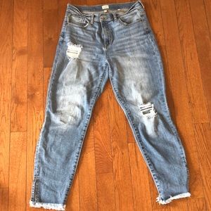 Distressed high waisted boyfriend jeans